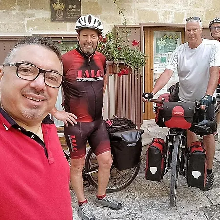 Duca Orsini לינה וארוחת בוקר 4*