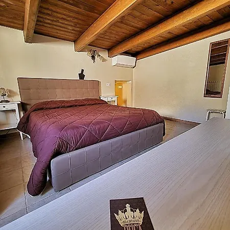 Duca Orsini לינה וארוחת בוקר