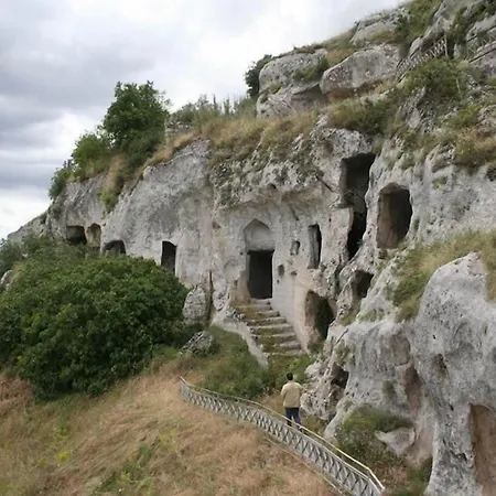 Duca Orsini לינה וארוחת בוקר 4*